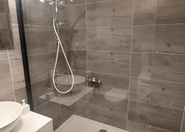 Black&white Апартаменты *